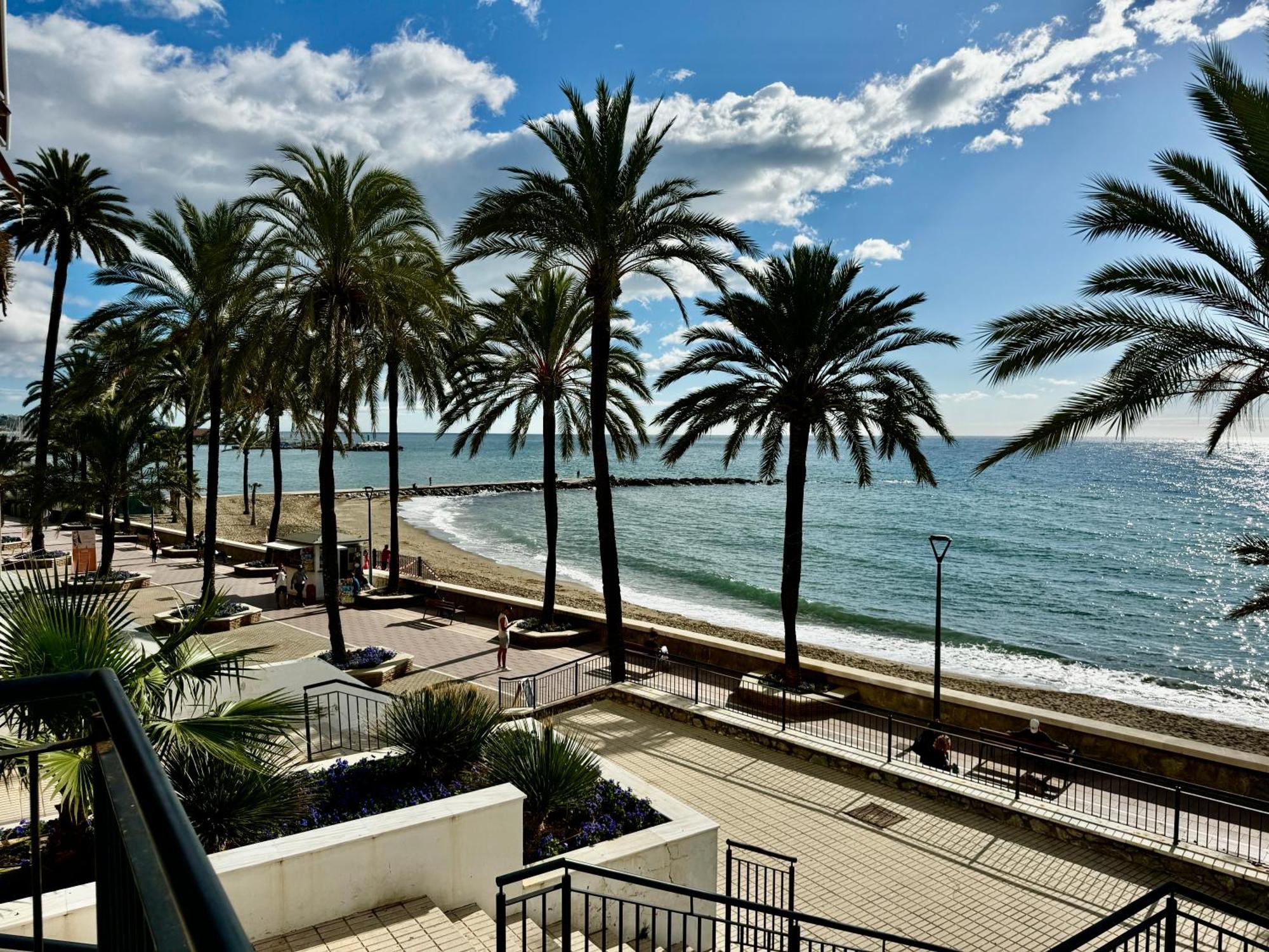Apartamento Beachfront Bliss, On The Promenade - Eaw Homes Marbella